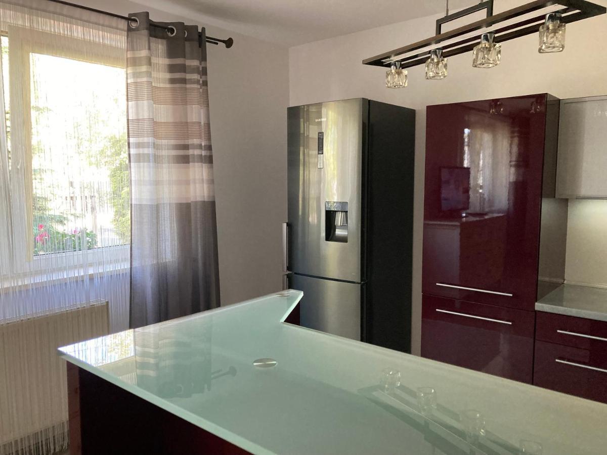 Appartement Dom Chotomow Extérieur photo