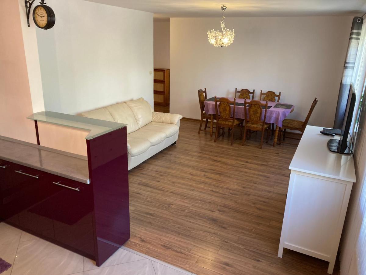 Appartement Dom Chotomow Extérieur photo